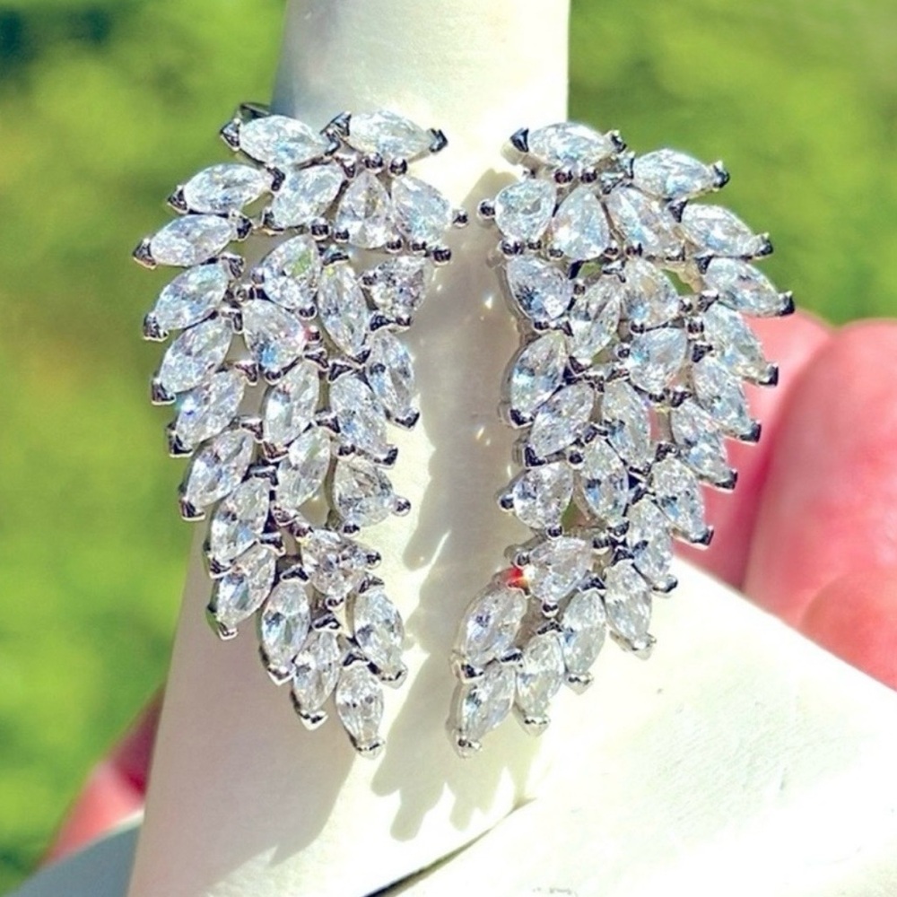 Angel Wings Silver Feathers Intense Sparkle Statement Ring w/ Simulated Diamonds - Picture 9 of 12